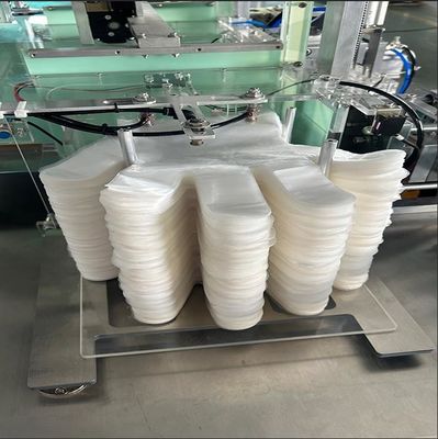 Farklı eldiven boyutları için PE Eldiven Katlama Paketleme Makinesi Hava Kaynağı 0.4-0.65MPa Çok fonksiyonel tasarım
